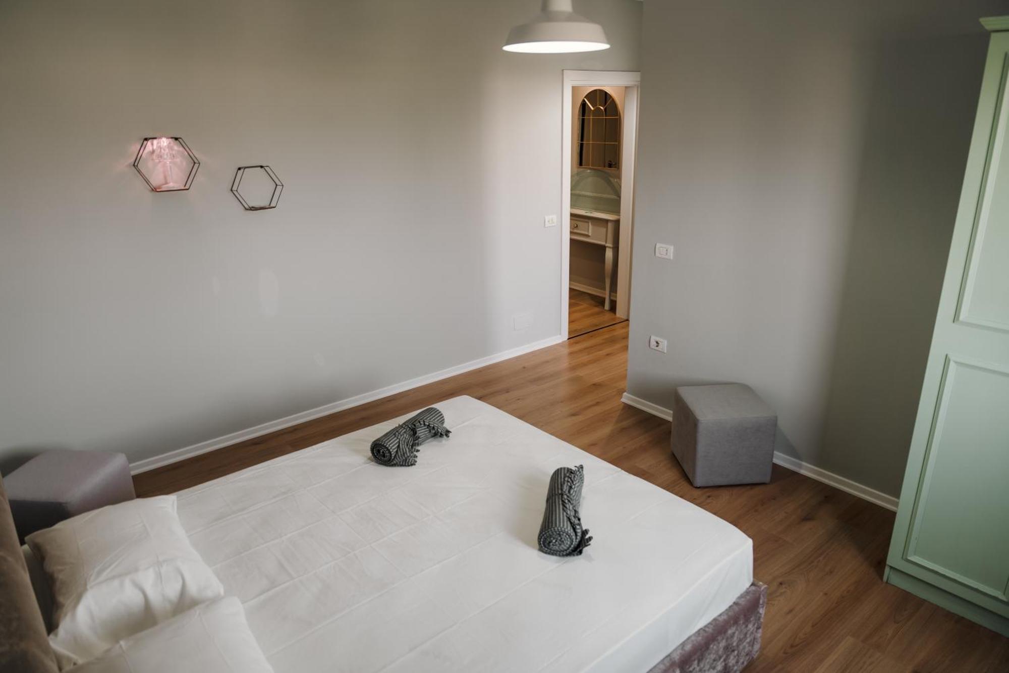 Urban Hotel Τίρανα Εξωτερικό φωτογραφία